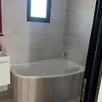 House 6p With Private Pool In *