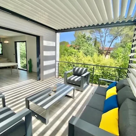 House 6p With Private Pool In Σπίτι διακοπών *